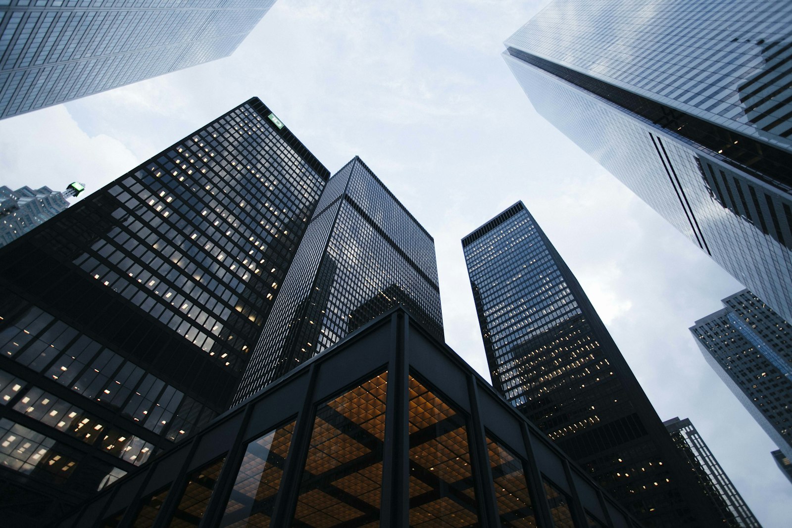 Bank of America projeta três altas de juros do Fed ainda em 2026